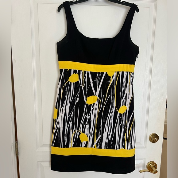 Ronni Nicole Dresses & Skirts - Adorable mini dress, colorful and light